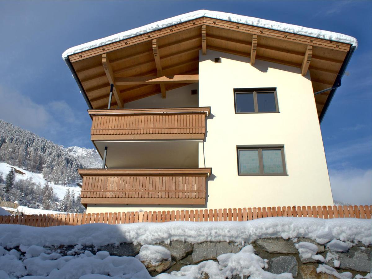 Berg' & Bluamen Appartements Stubai Neustift im Stubaital Exteriör bild