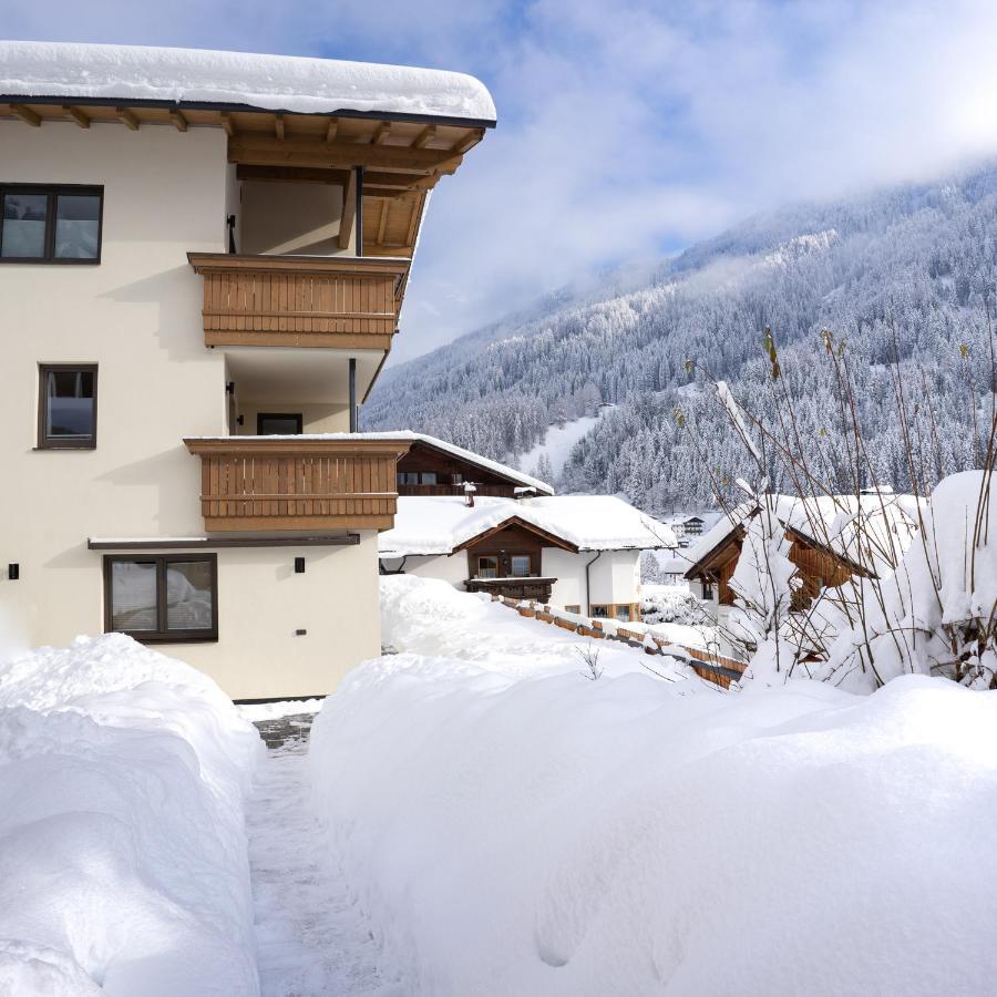 Berg' & Bluamen Appartements Stubai Neustift im Stubaital Exteriör bild